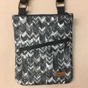 Eddie Bauer Women’s Green/Gray 3-Zipper Nylon